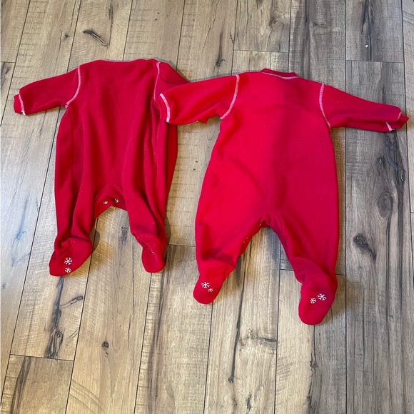 Two first Christmas pajamas by Carter 0-3 and 3-6 months - Picture 2 of 6
